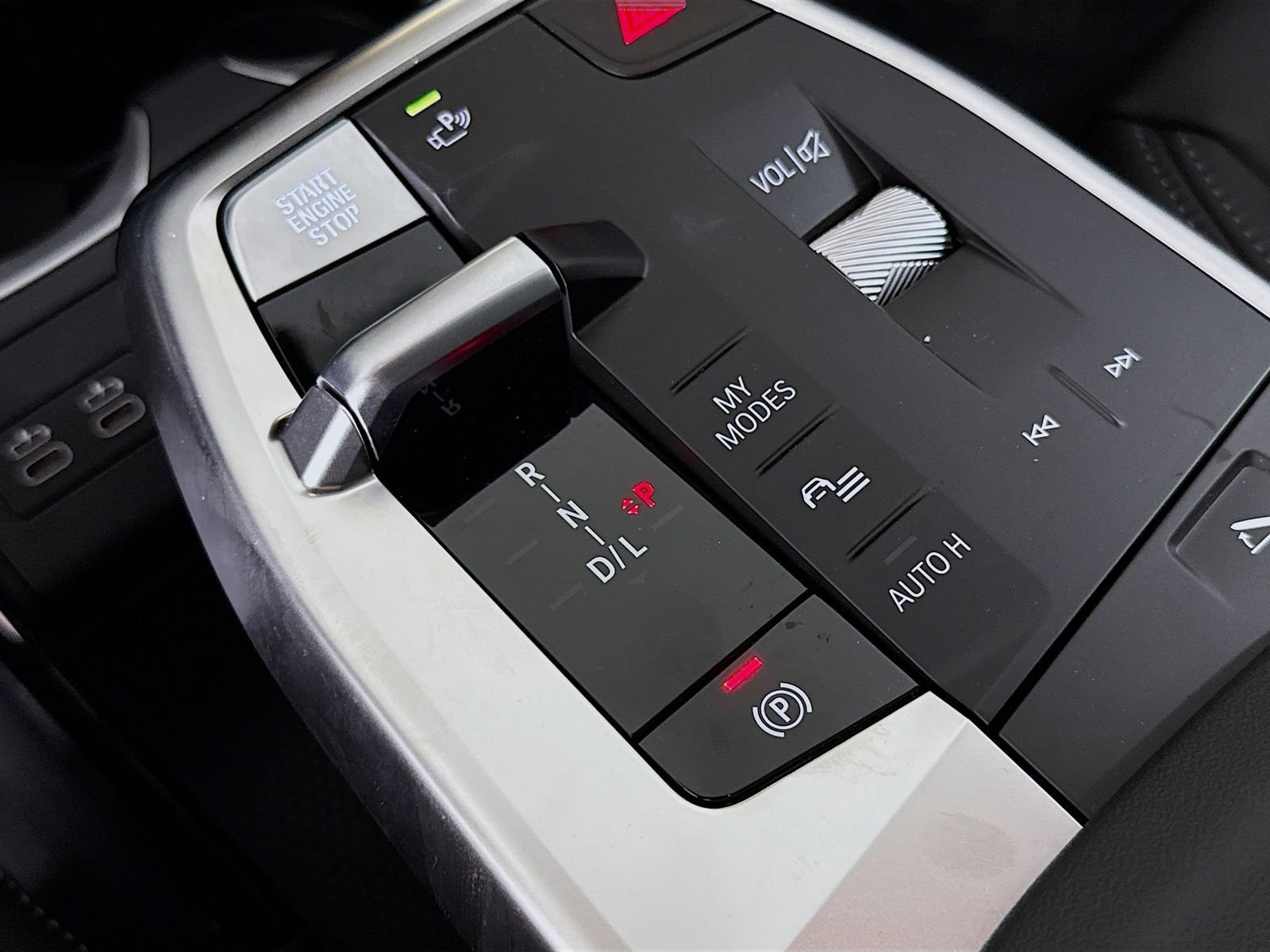 New 2026 Dune Grey Metallic BMW xDrive28i image 17