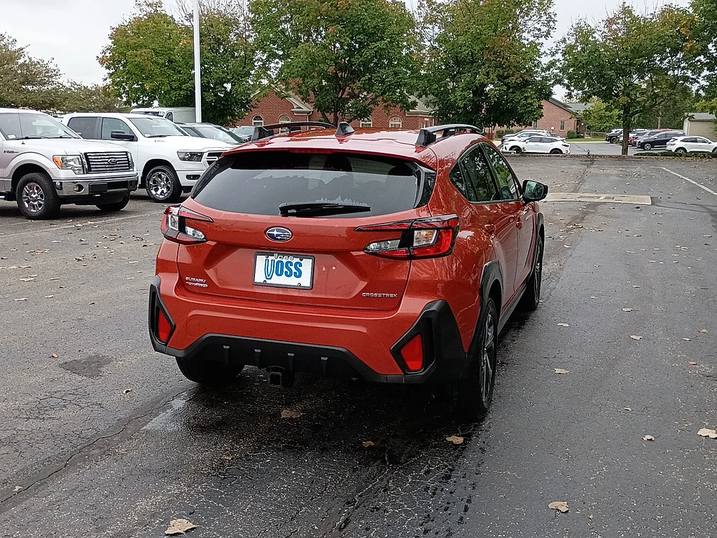 2024 Subaru Crosstrek Premium, photo 2 of 12