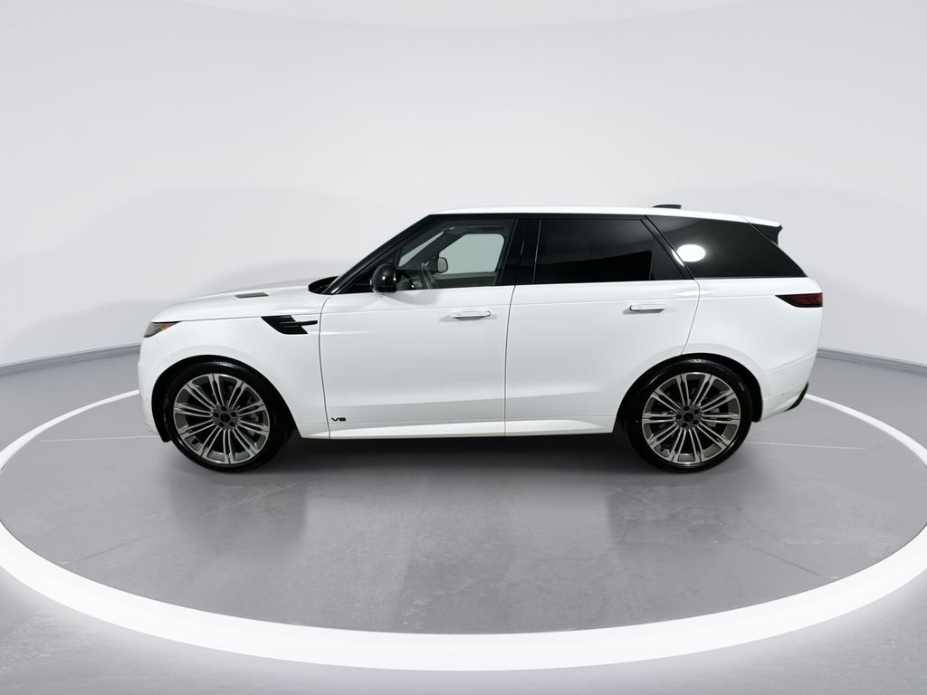 New 2026 Fuji White Land Rover Dynamic SE image 5