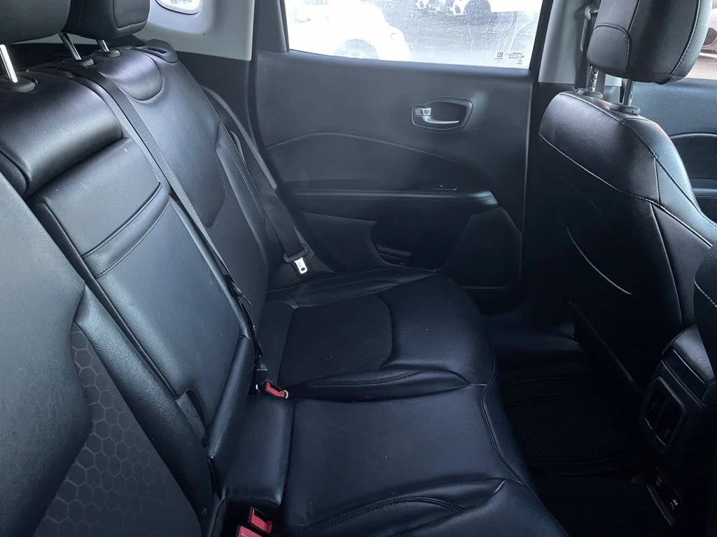 Used 2018 Gray Jeep Latitude image 10