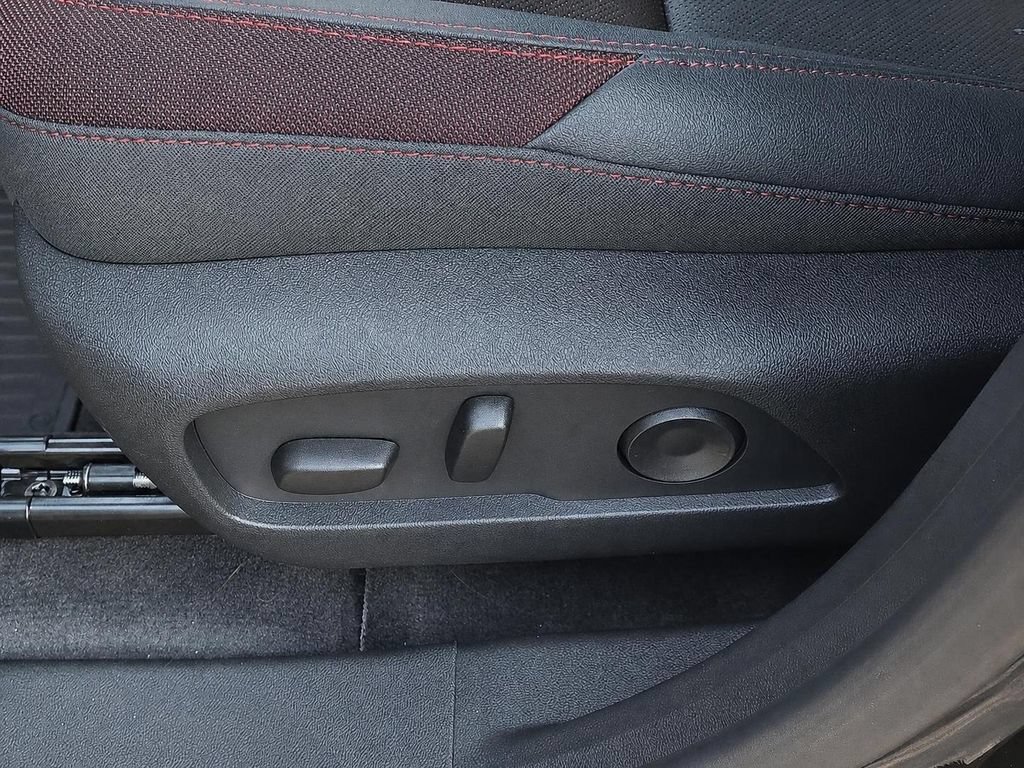 2027 Chevrolet Equinox RS - Photo 11