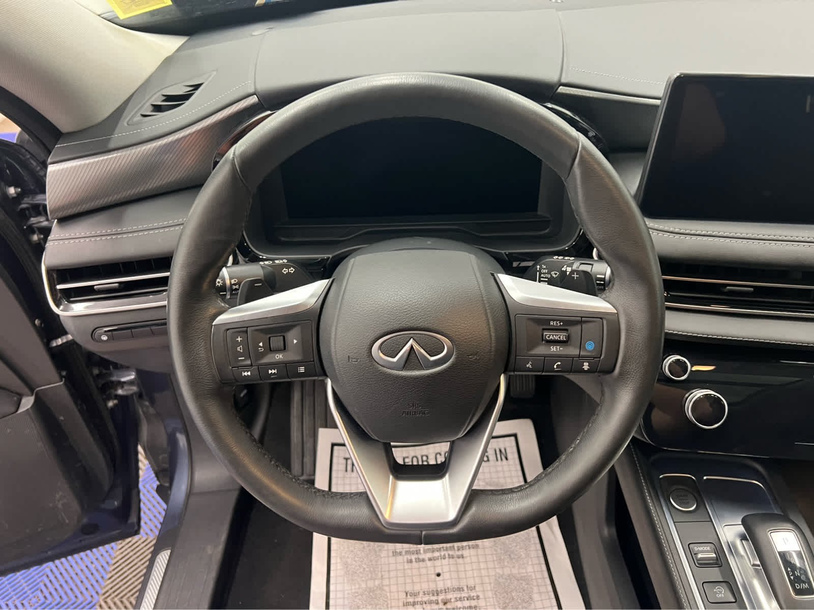 Used 2022 Graphite Shadow INFINITI LUXE image 19