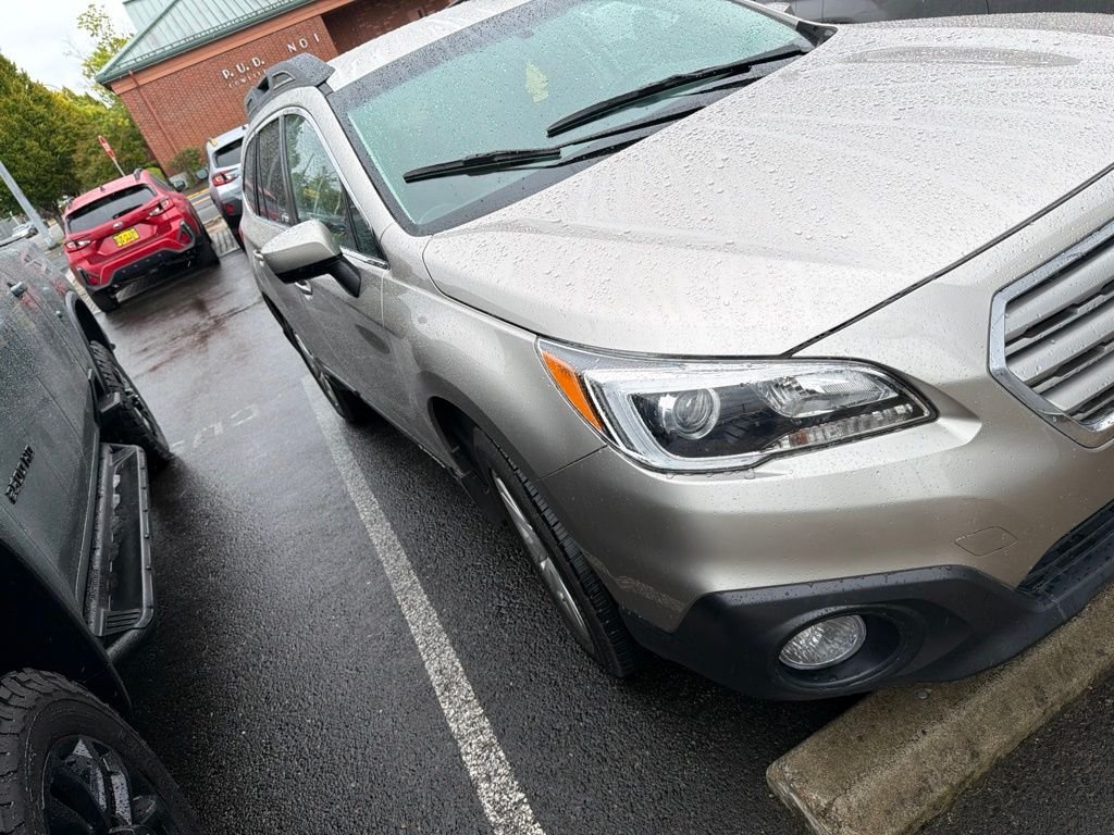 Used 2017 Tungsten Metallic Subaru 2.5i Premium image 3