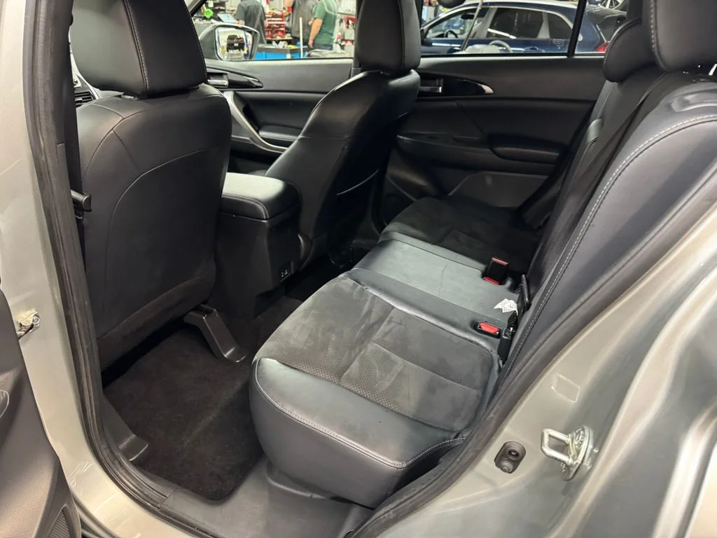 Used 2025 Silver Mitsubishi SE image 15