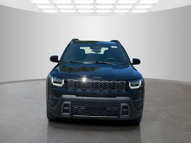 New 2026 Diamond Black Crystal Pearl-Coat Exterior Paint Jeep Limited image 2