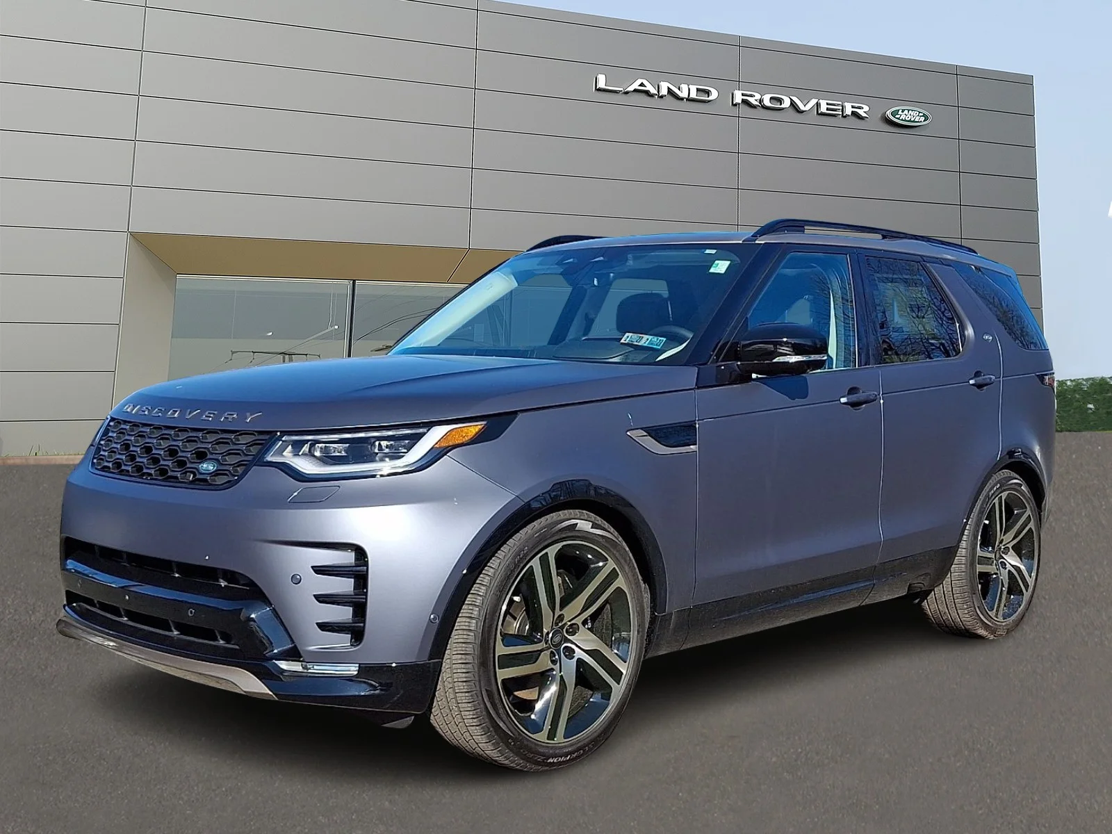 2026 Land Rover Discovery P360 Tempest Edition's photo