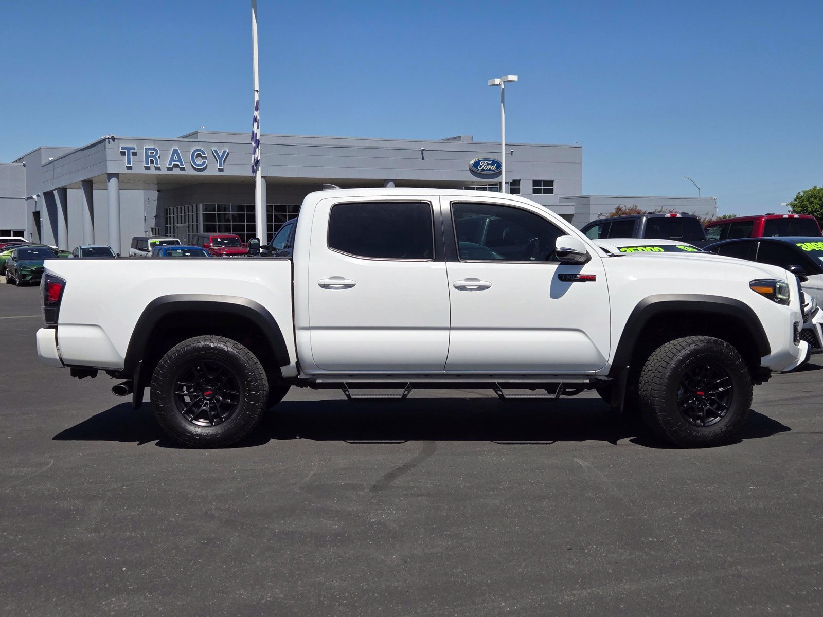 Certified Used 2020 White Toyota  image 3