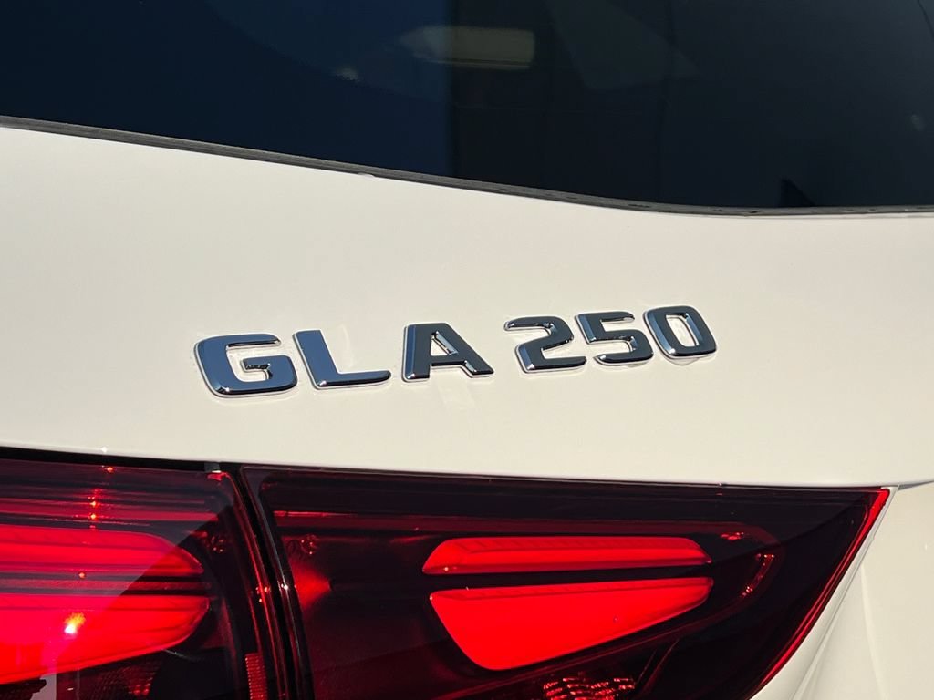 New 2026 Polar White Mercedes-Benz GLA 250 image 68
