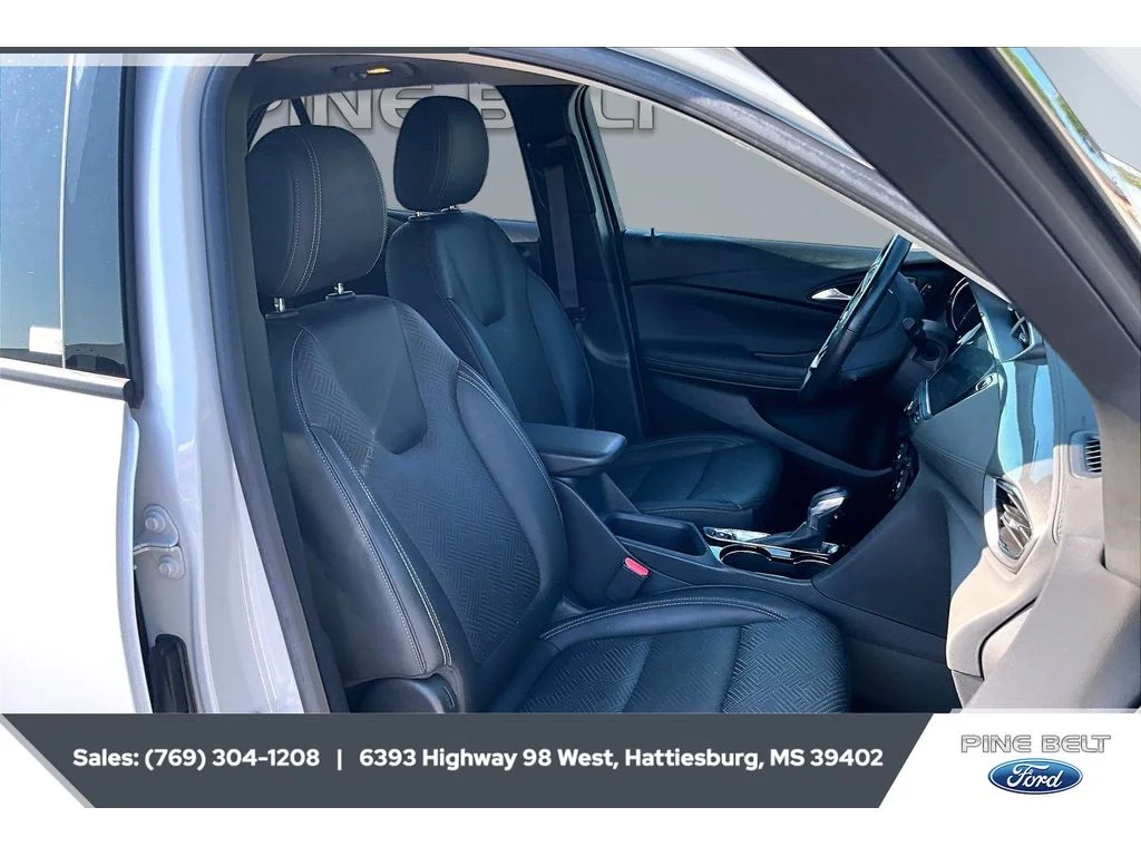 Used 2023 White Frost Tricoat Buick Essence image 6