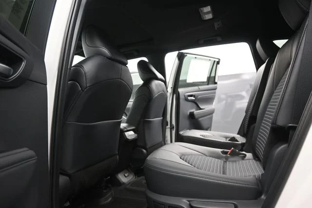 New 2026 Wind Chill Pearl <sup>1</sup> Toyota  XSE image 12