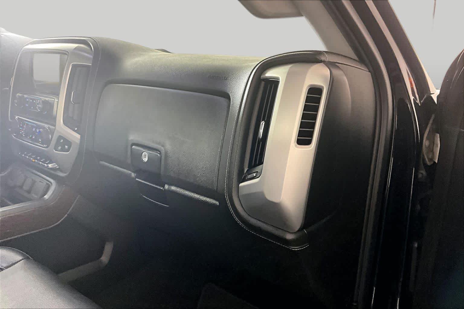 Used 2018 Onyx Black GMC SLT image 18
