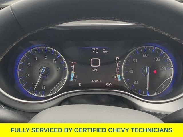 Used 2025 White Chrysler Limited image 29