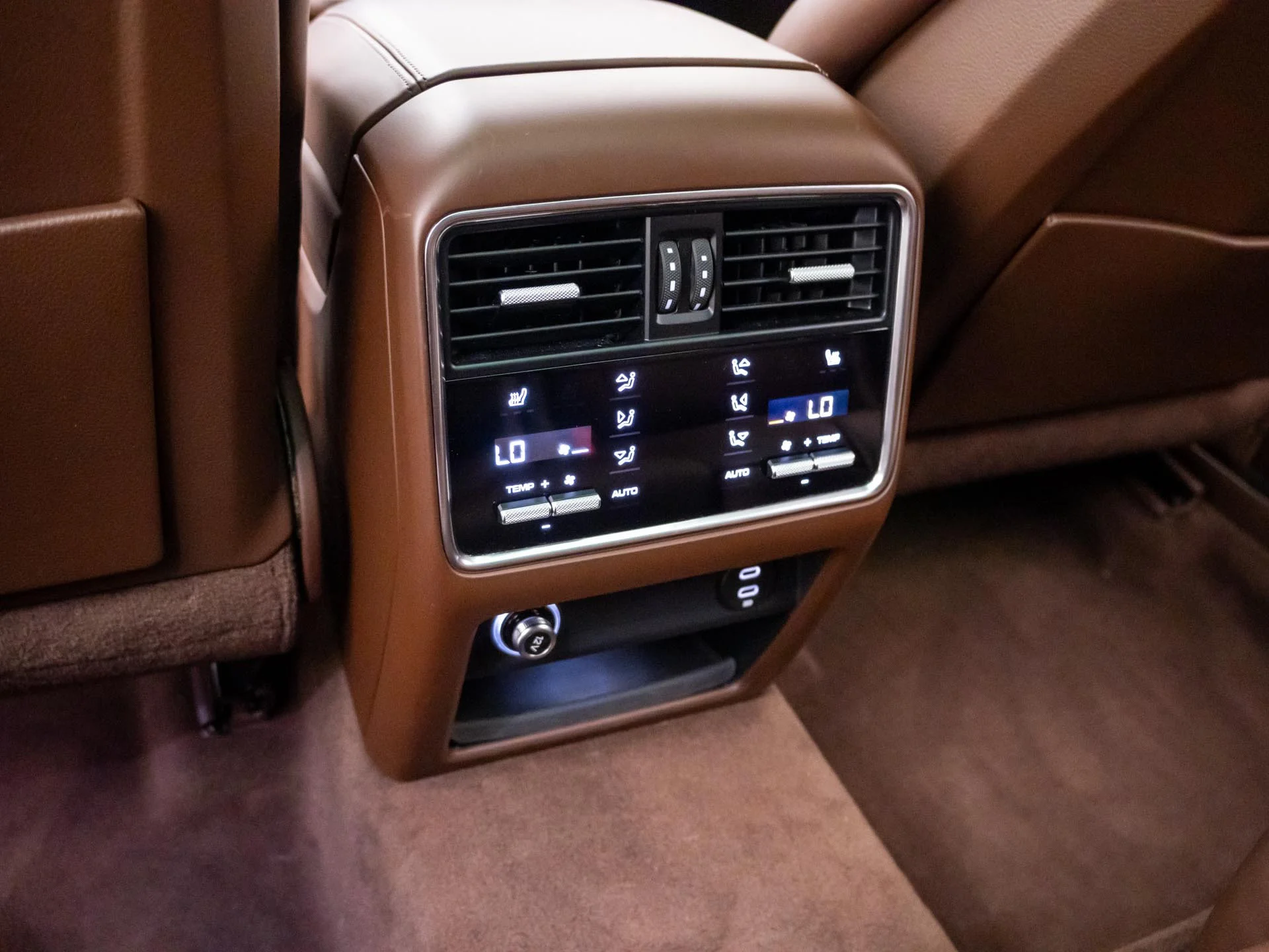 Used 2023 Black Porsche Platinum Edition image 21
