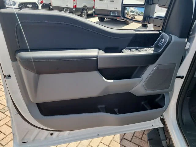 New 2026 Oxford White Ford XLT image 17