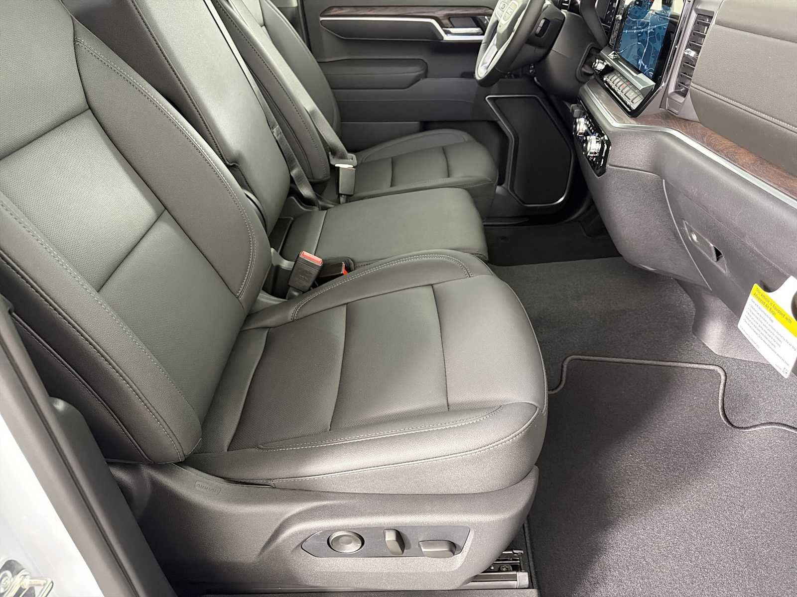 2026 GMC Sierra 1500 SLT - Photo 11