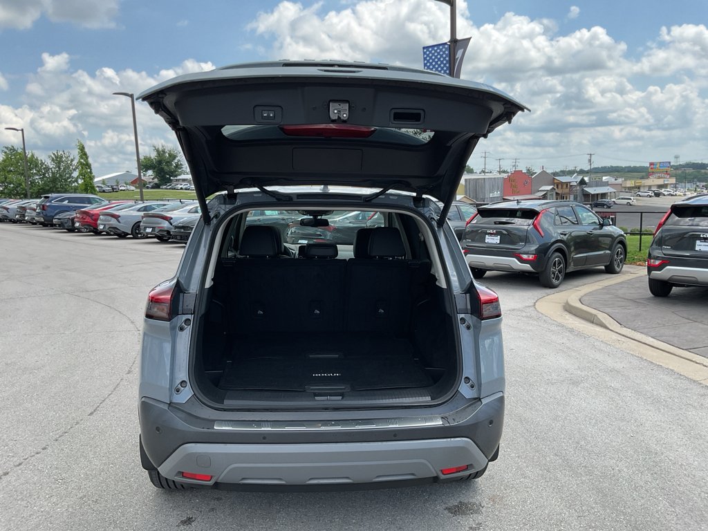 Used 2021 Boulder Gray Pearl Nissan SL image 17