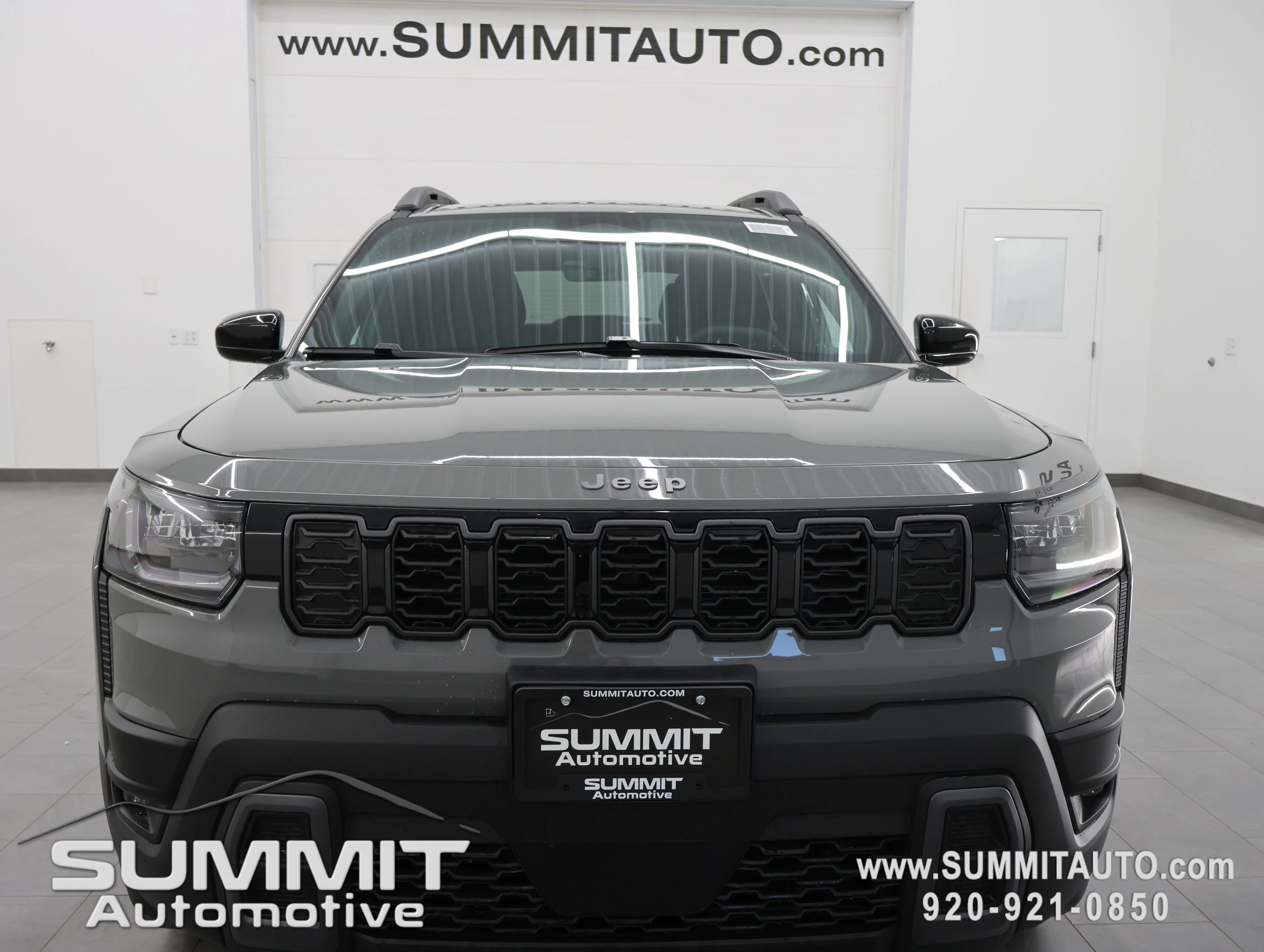New 2026 Sting-Gray Clearcoat Jeep Laredo image 19