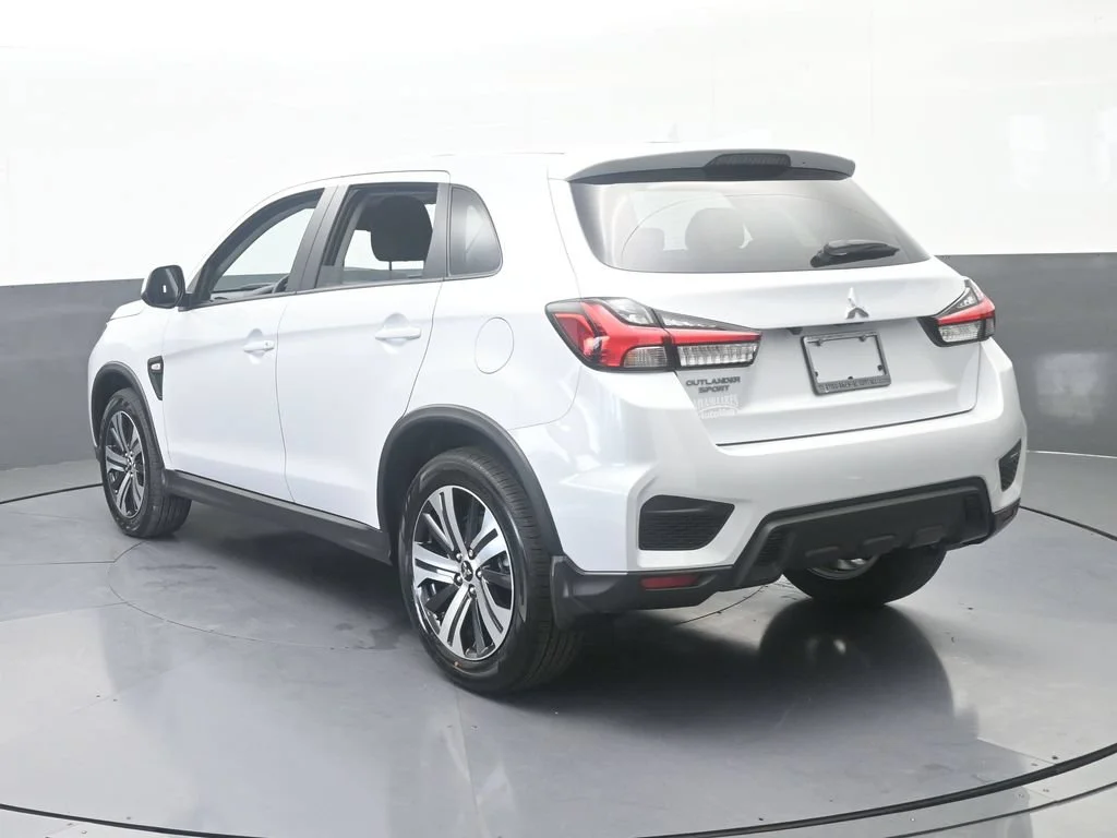 New 2027 White Diamond Mitsubishi 2.0 ES 2WD image 4