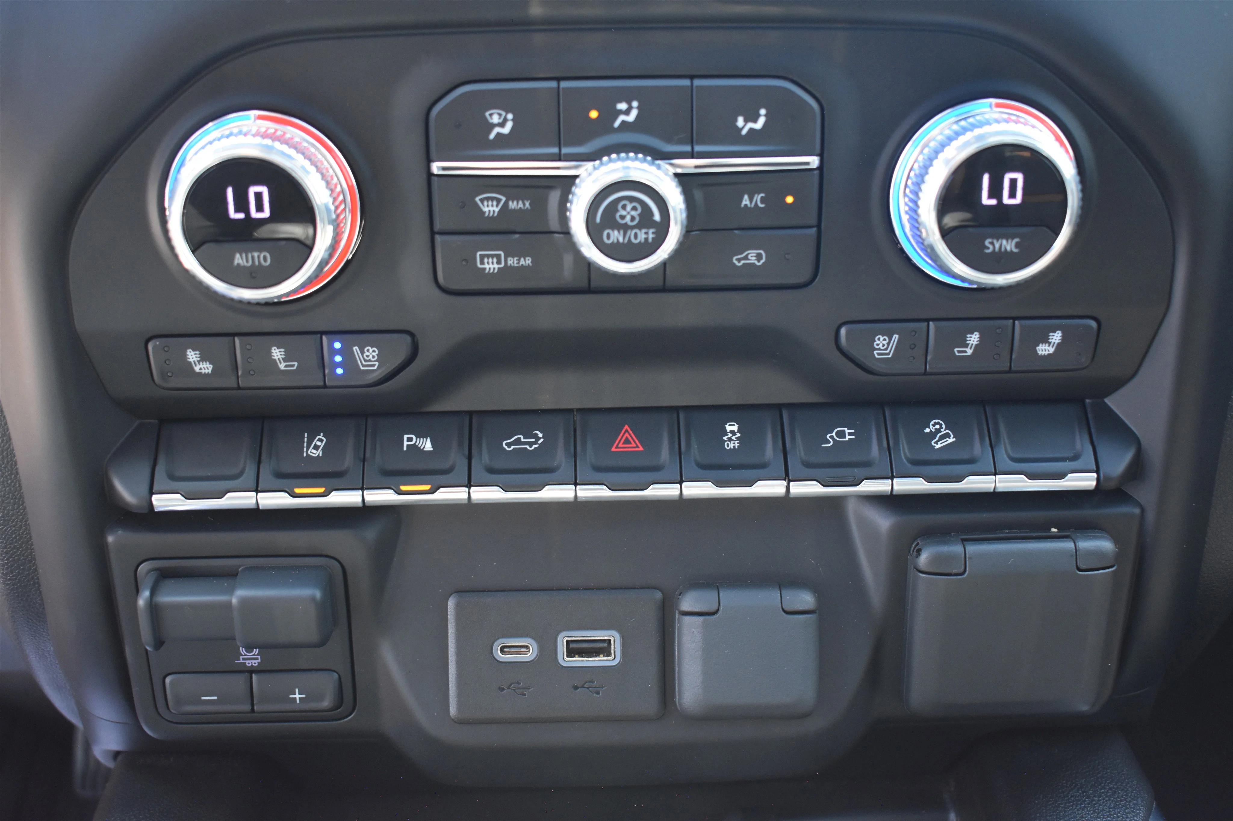 2022 GMC Sierra 2500HD AT4 - Photo 28