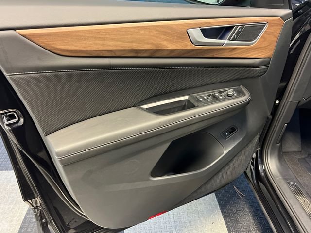 New 2026 Black Volkswagen 2.0T SE w/Technology image 7
