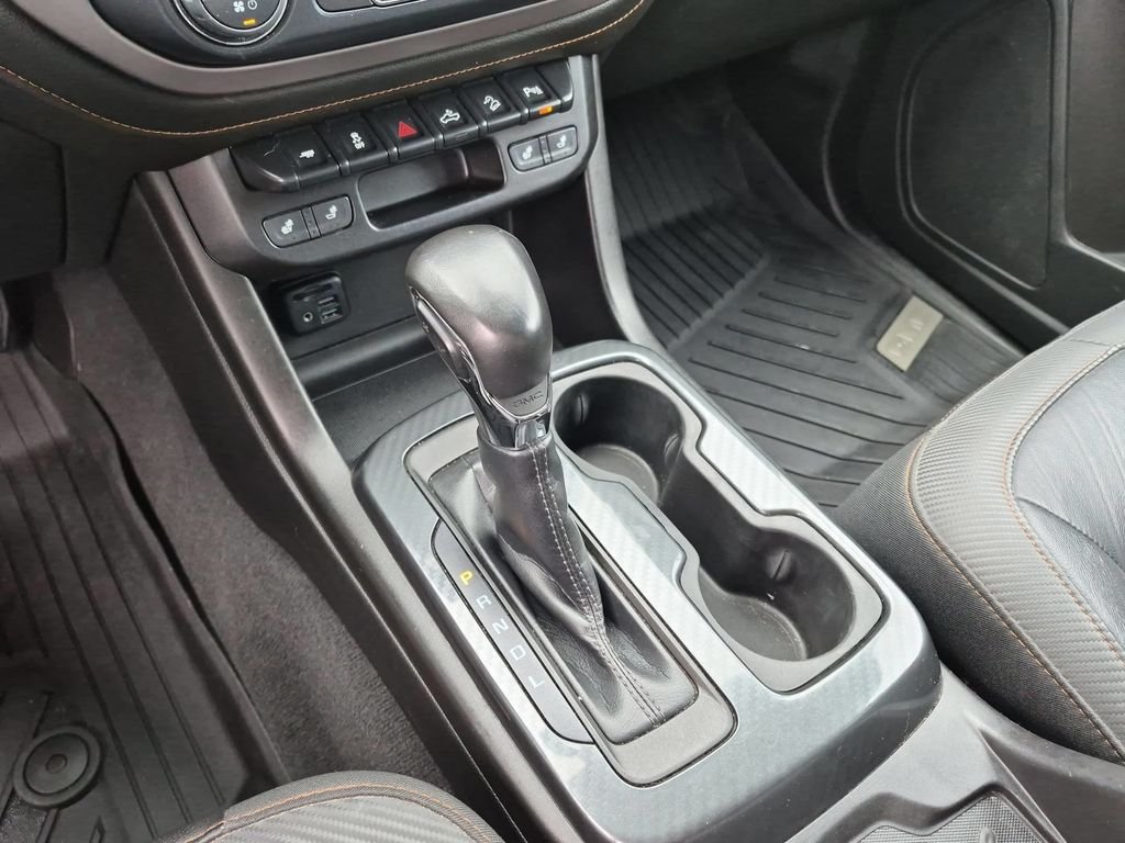 Used 2022 White GMC AT4 w/Leather image 14