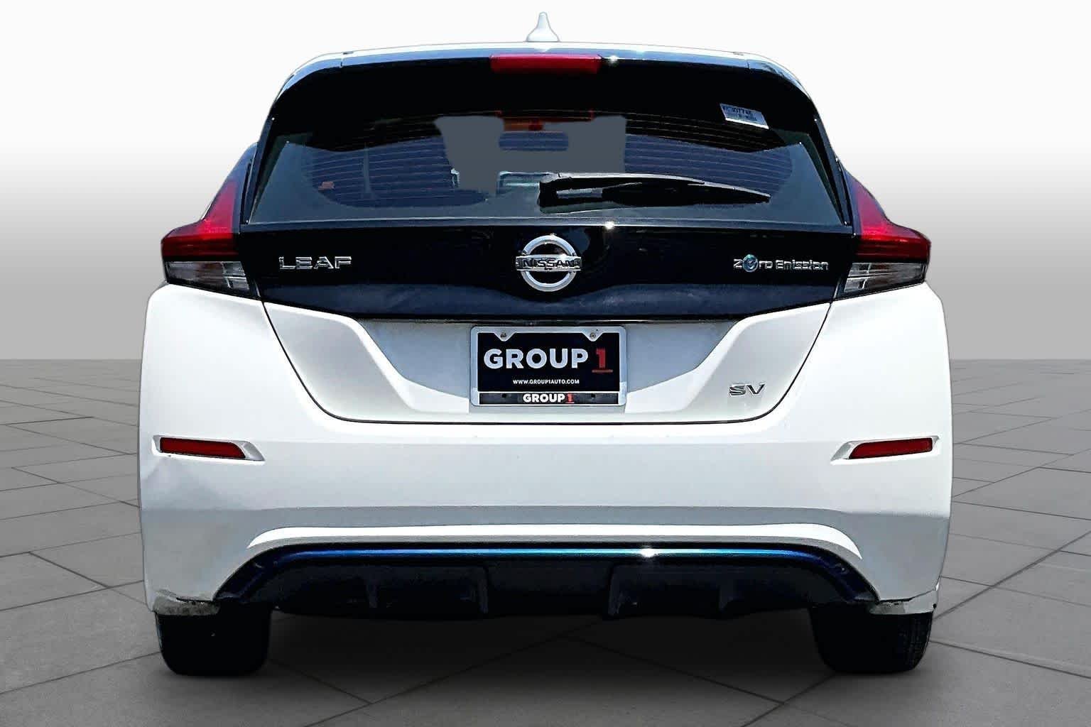 Used 2019 Pearl White Tricoat Nissan SV image 4