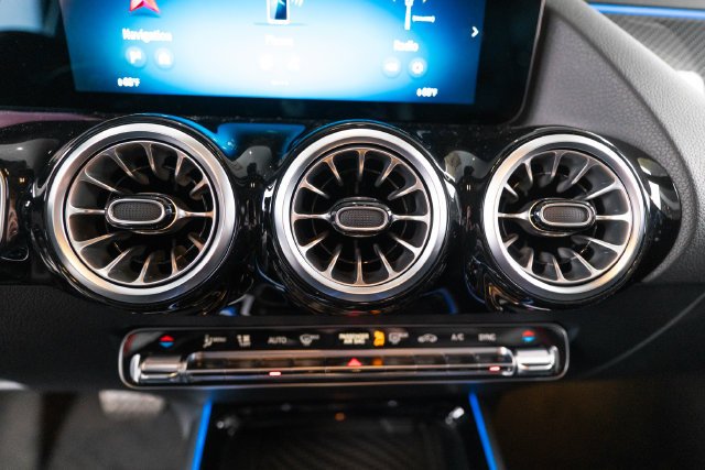 New 2026 Polar White Mercedes-Benz GLA 35 AMG® image 68