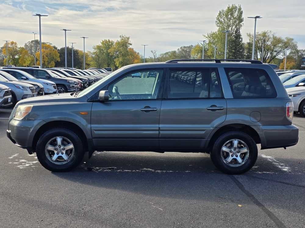 Used 2007 Honda Pilot EX with VIN 5FNYF185X7B015155 for sale in St. Cloud, Minnesota