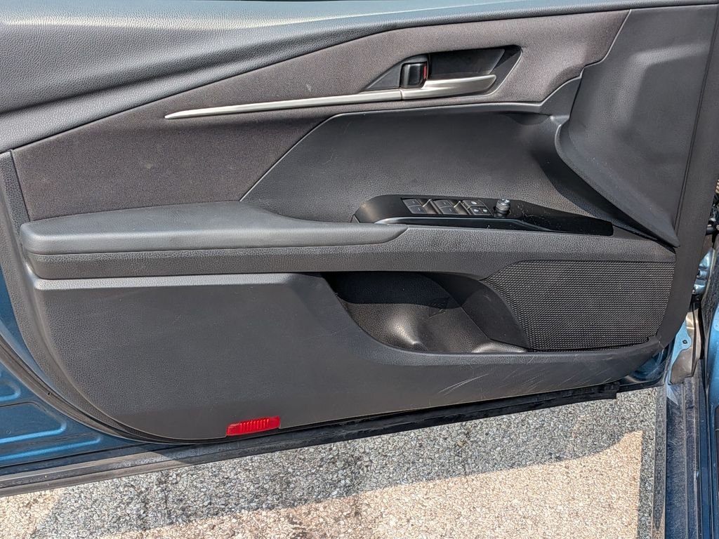 Used 2025  Toyota LE image 18