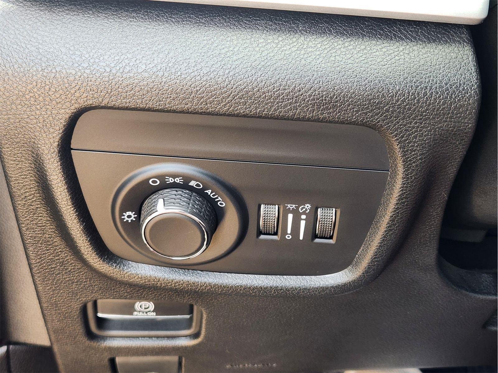 Used 2024 Velvet Red Pearlcoat Jeep Altitude image 20