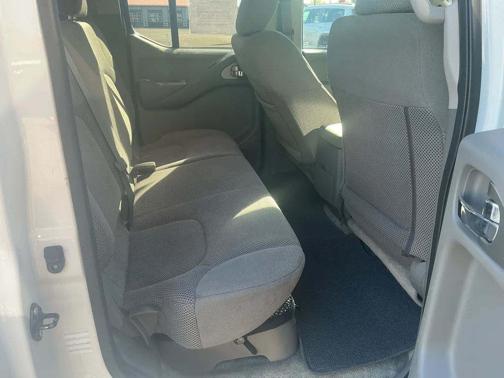 Used 2016 Glacier White Nissan SV image 16