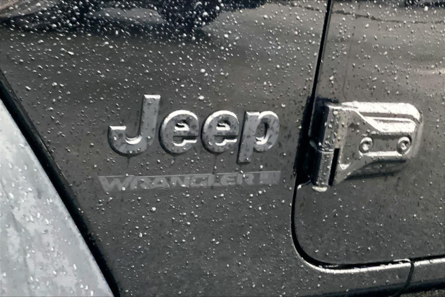 Used 2023 Black Clearcoat Jeep Sport Altitude image 27