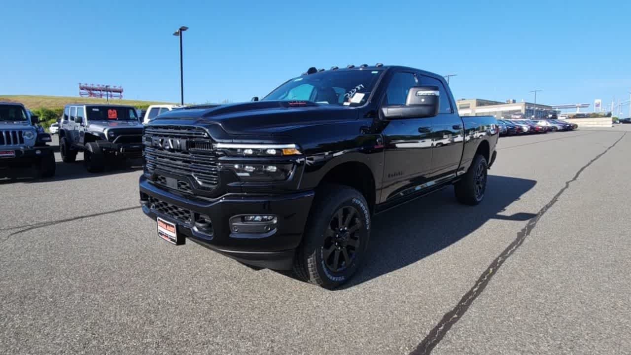 New 2026 Diamond Black Crystal Pearlcoat Ram Laramie image 8