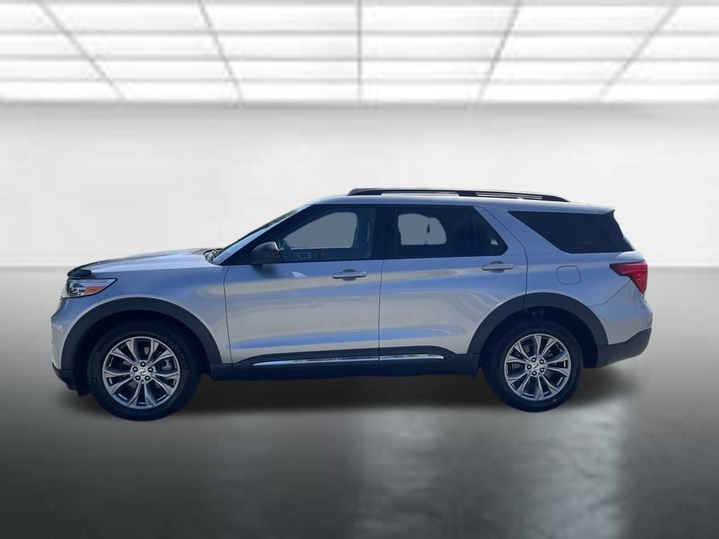 Used 2021 Silver Ford XLT image 2