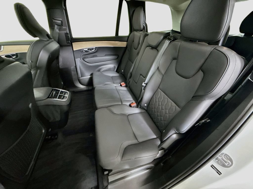 Used 2025 White Volvo Plus image 25