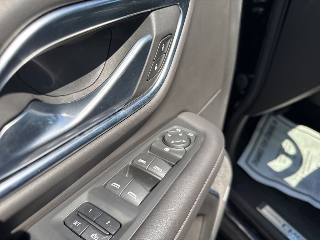 Used 2021 Black Chevrolet Z71 image 23