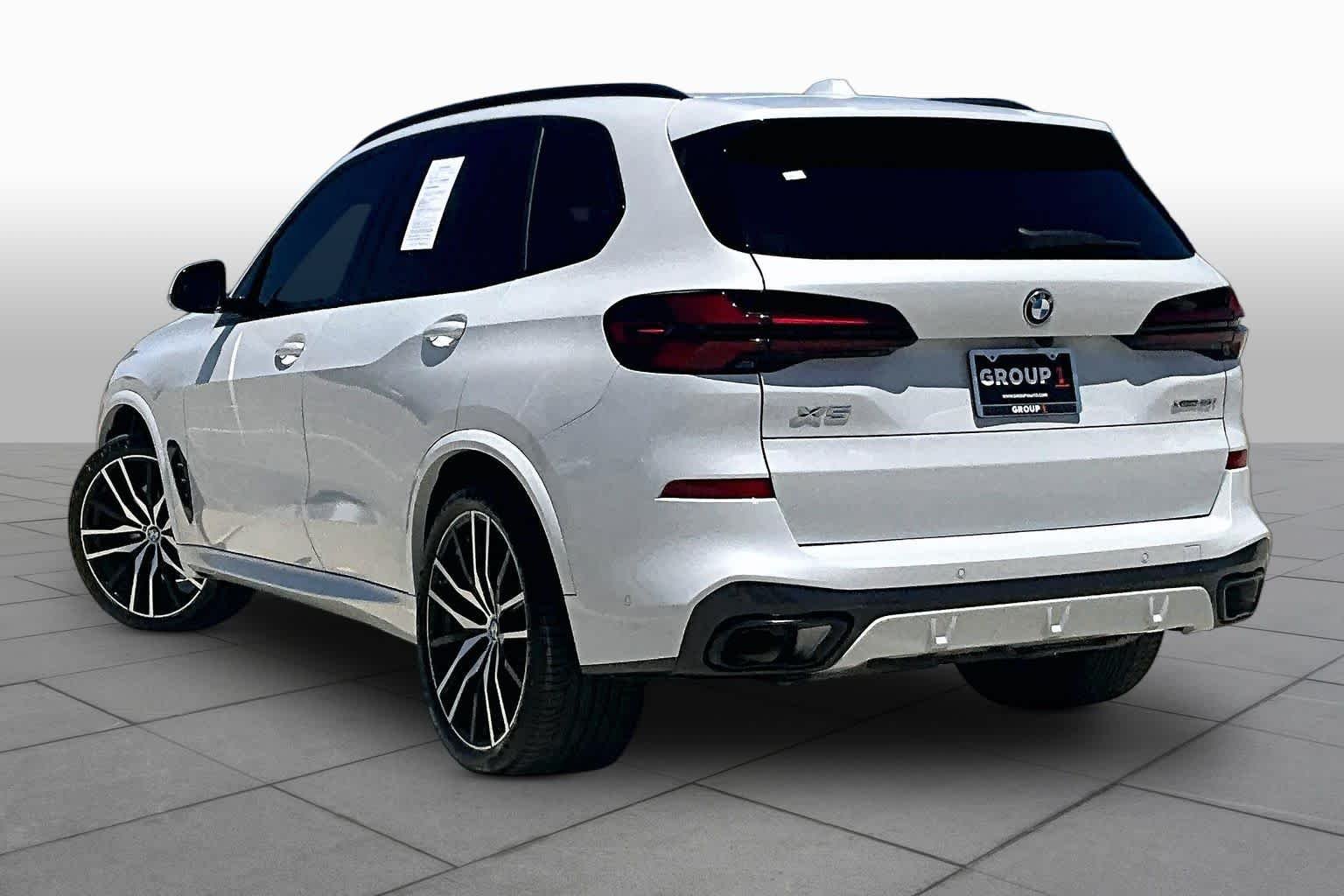 Used 2024 Mineral White Metallic BMW xDrive40i image 11