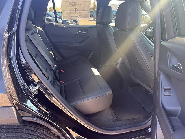 2027 Chevrolet Equinox LT - Photo 15