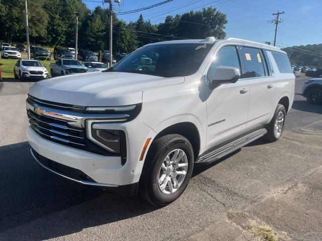 Used 2026 Summit White Chevrolet LT image 10