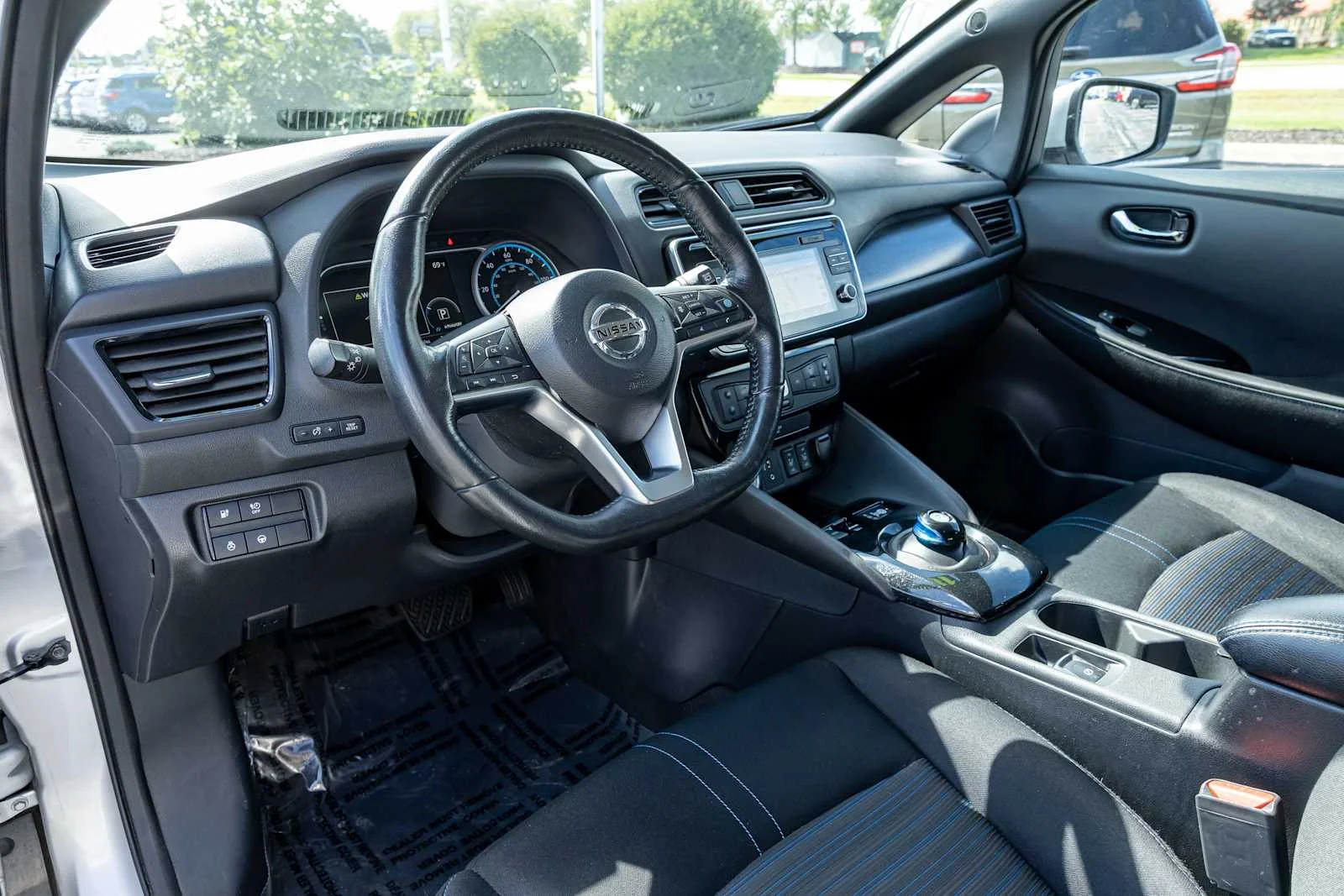 Used 2018 Silver Nissan SV image 14