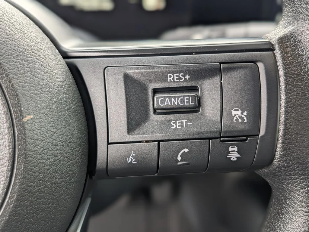 Used 2025 Brown Nissan SV image 25