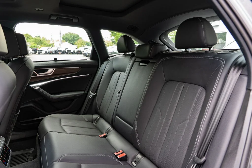 Used 2024  Audi Premium Plus image 25