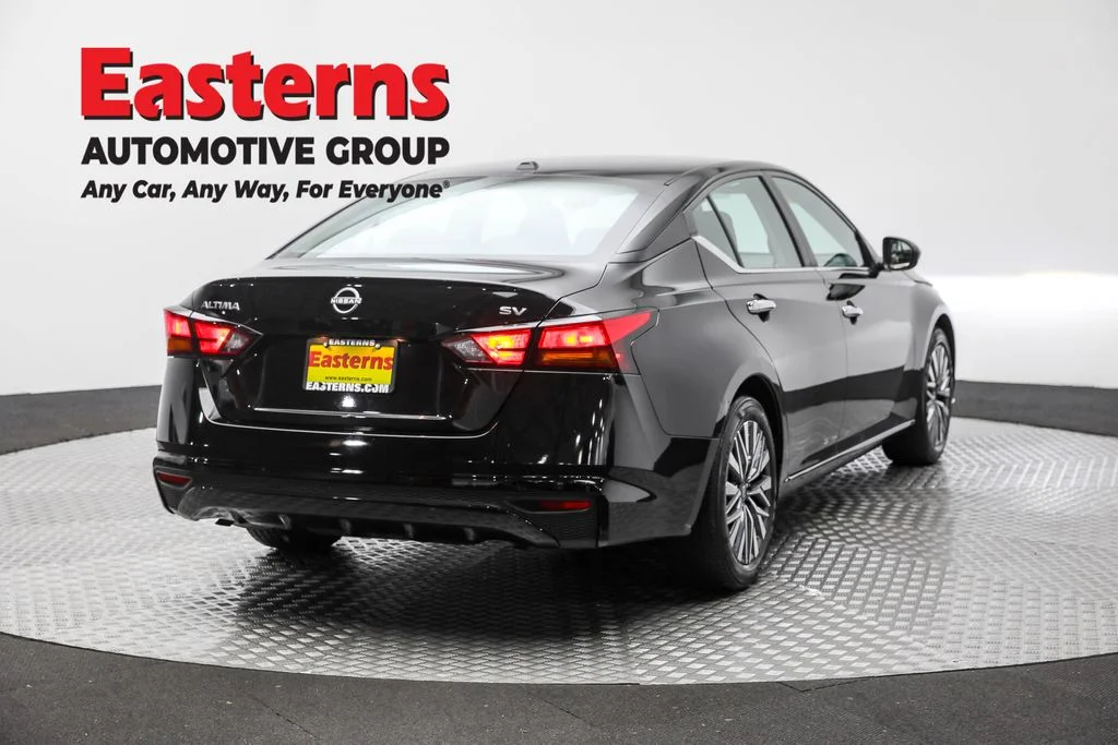 Used 2024 Black Nissan 2.5 SV image 5