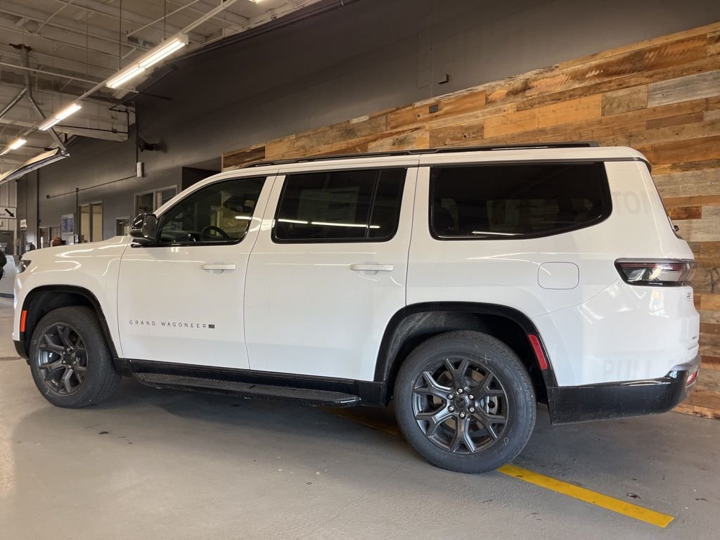 New 2026 Bright White Clear-Coat Exterior Paint Jeep Limited Altitude image 20