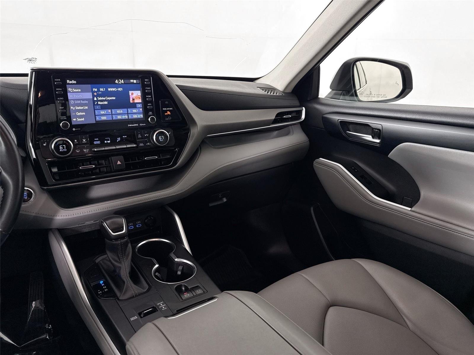 Used 2022 Celestial Silver Metallic Toyota XLE image 29
