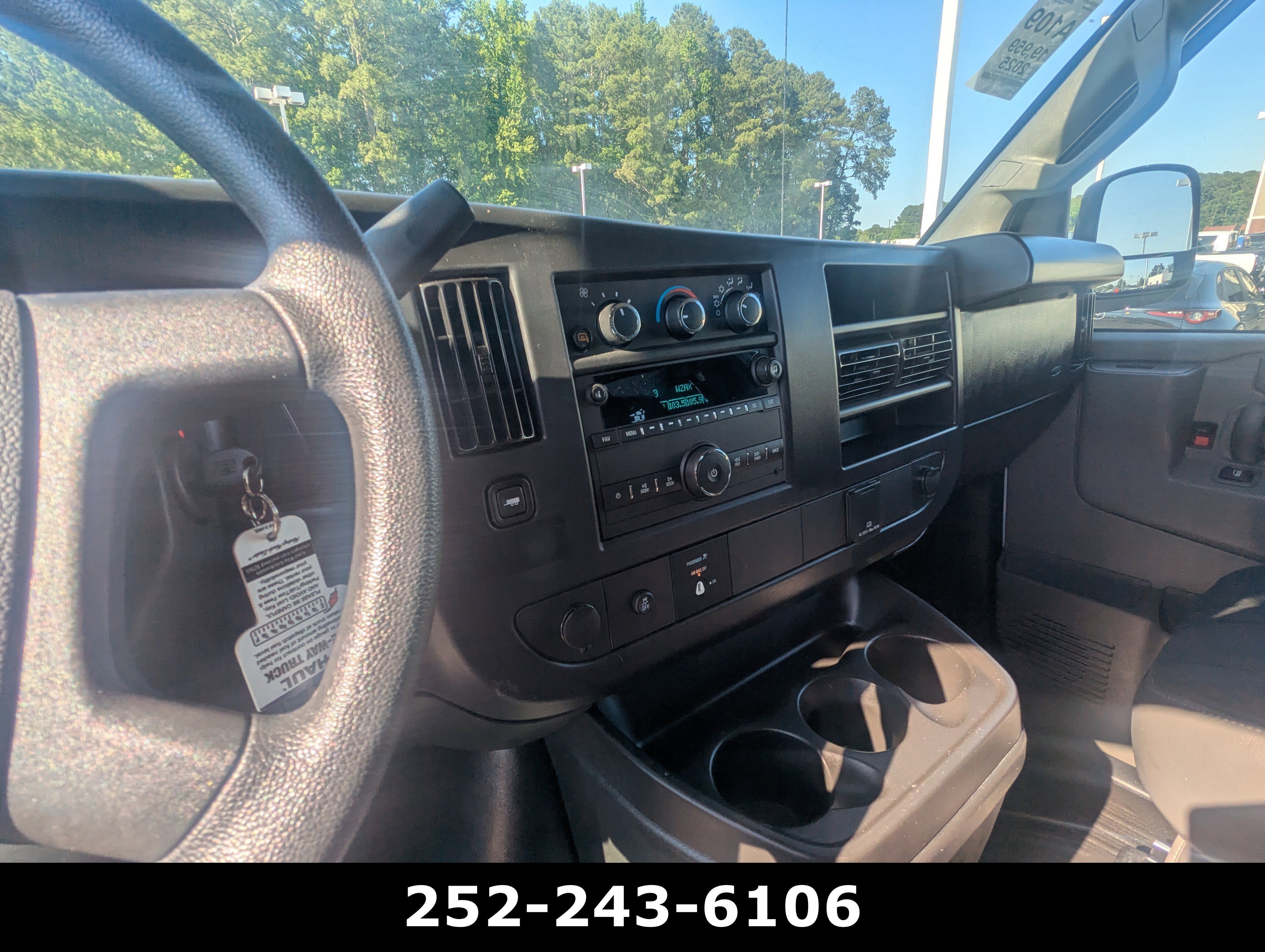 Used 2025 Summit White Chevrolet Work Van image 9