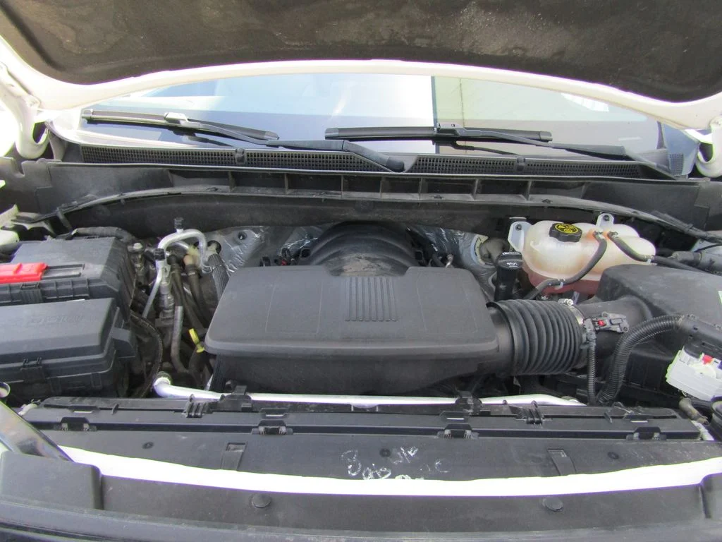 Used 2021 White GMC SLT image 36