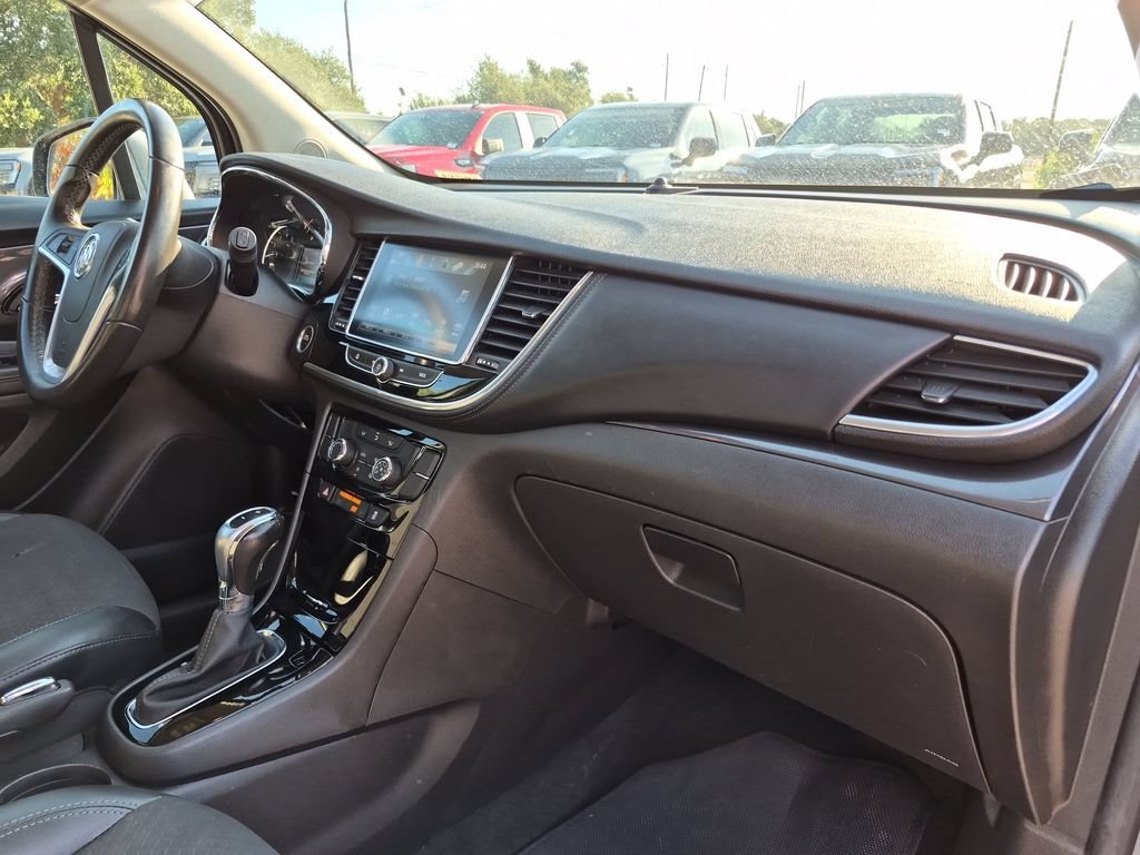 Used 2020 Includes (MDP) Anthracite lower exterior accent color, Paint code W598F. Buick Preferred image 38