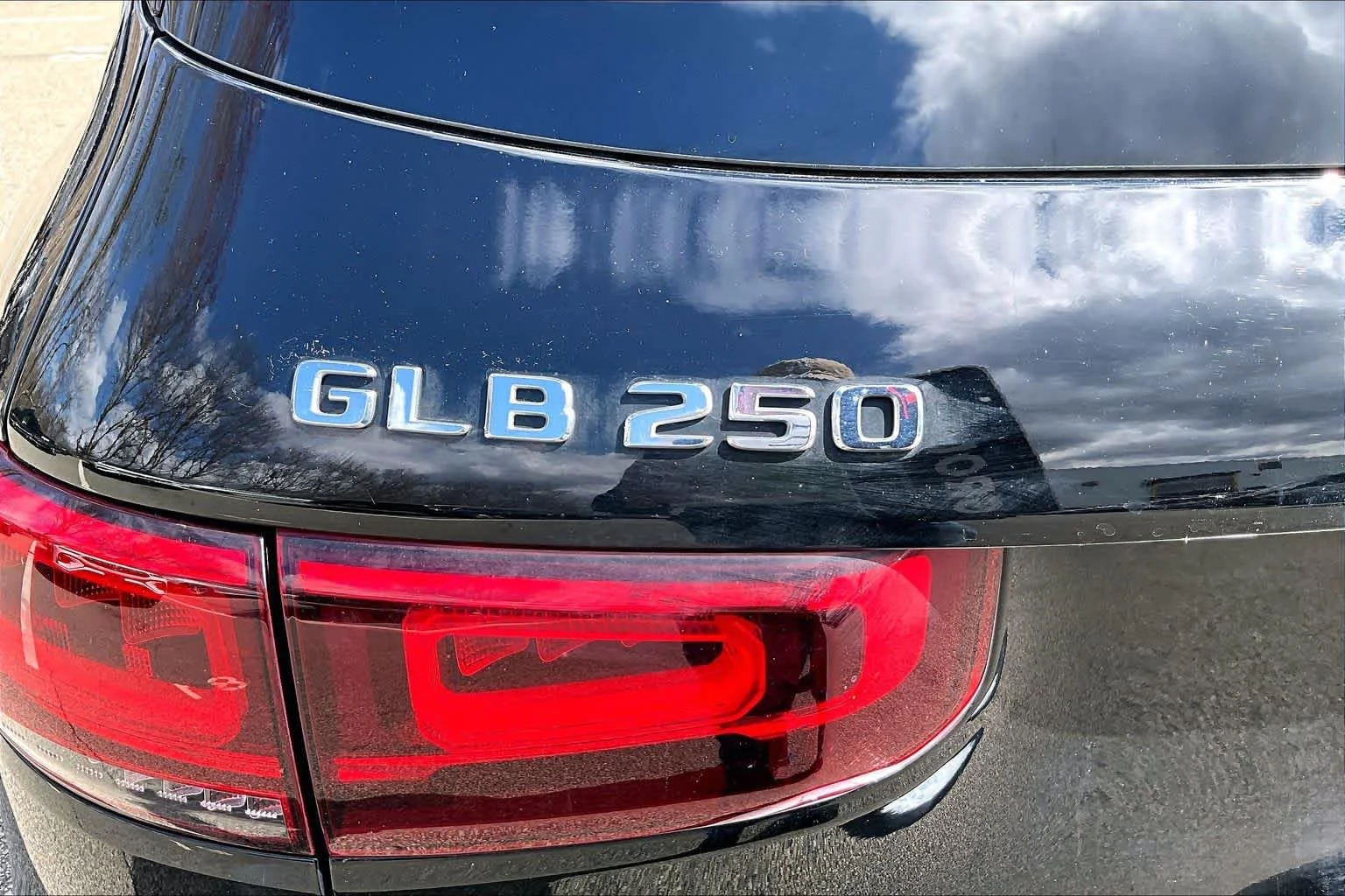 Used 2023 Night Black Mercedes-Benz GLB 250 image 10