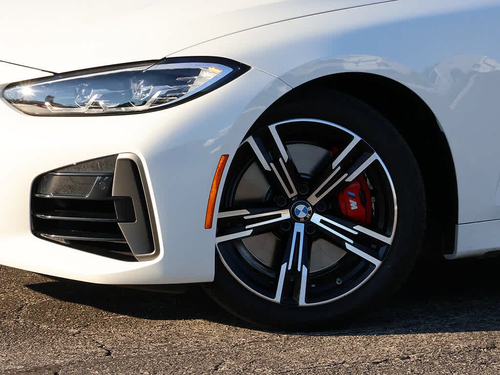 Used 2021 Alpine White BMW M440i image 4